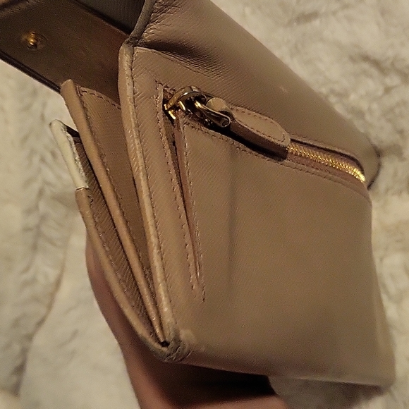 PRADA saffiano leather long wallet in nude and gold/white interior - Picture 9 of 11